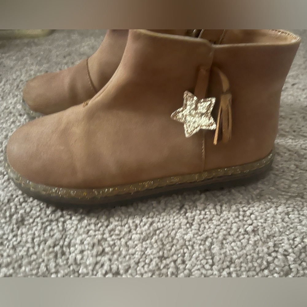 Brown boots w/gold star embellishment size 10 girls